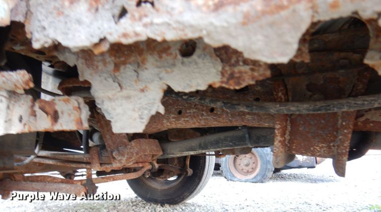 image for item DK3140 2000 Ford F450 Super Duty XL  flatbed truck