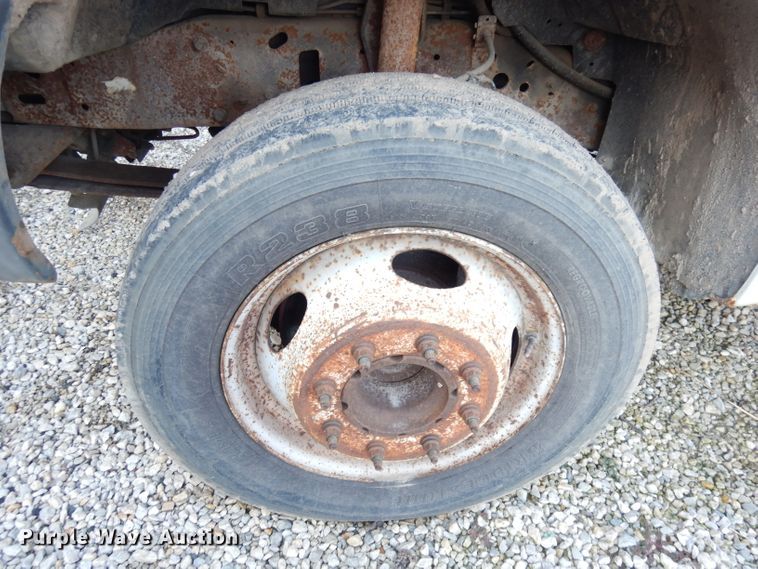 image for item DK3140 2000 Ford F450 Super Duty XL  flatbed truck