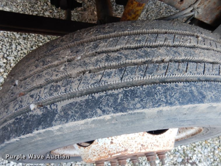 image for item DK3140 2000 Ford F450 Super Duty XL  flatbed truck