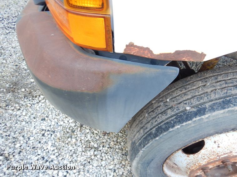 image for item DK3140 2000 Ford F450 Super Duty XL  flatbed truck