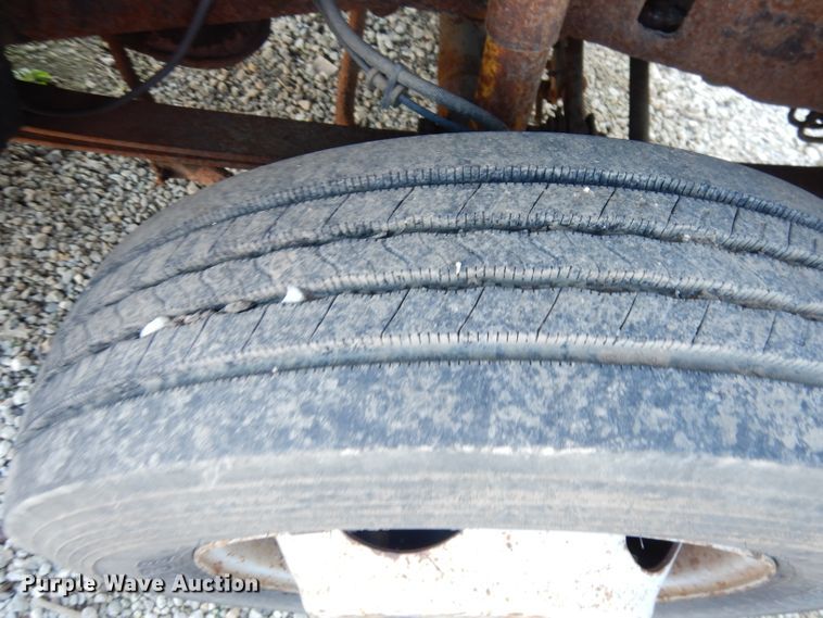 image for item DK3140 2000 Ford F450 Super Duty XL  flatbed truck