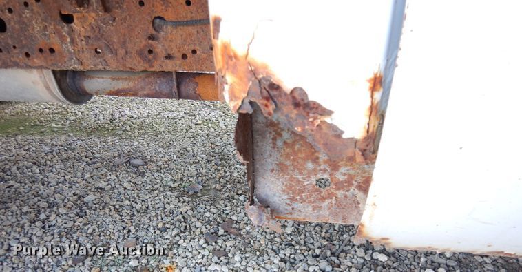 image for item DK3140 2000 Ford F450 Super Duty XL  flatbed truck