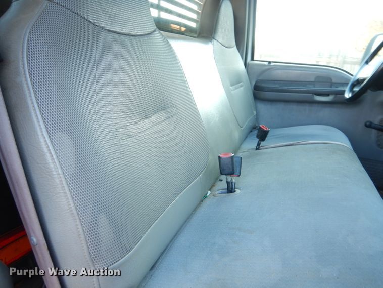 image for item DK3140 2000 Ford F450 Super Duty XL  flatbed truck