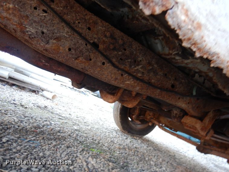 image for item DK3140 2000 Ford F450 Super Duty XL  flatbed truck