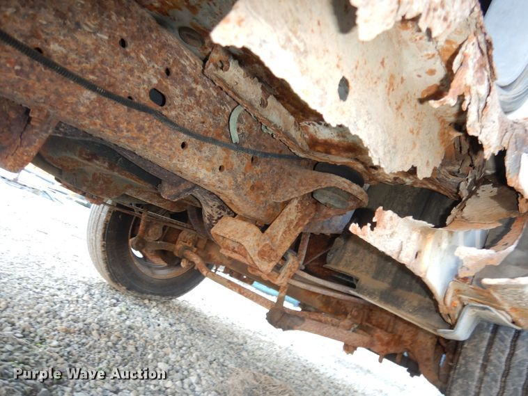 image for item DK3140 2000 Ford F450 Super Duty XL  flatbed truck