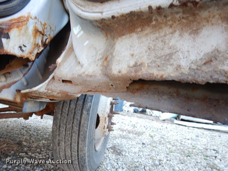 image for item DK3140 2000 Ford F450 Super Duty XL  flatbed truck