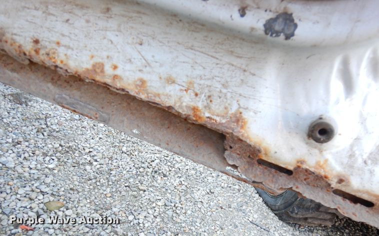 image for item DK3140 2000 Ford F450 Super Duty XL  flatbed truck