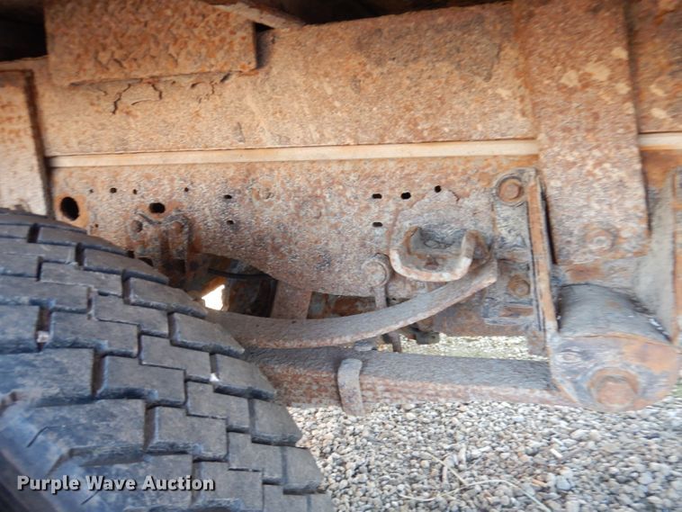 image for item DK3140 2000 Ford F450 Super Duty XL  flatbed truck