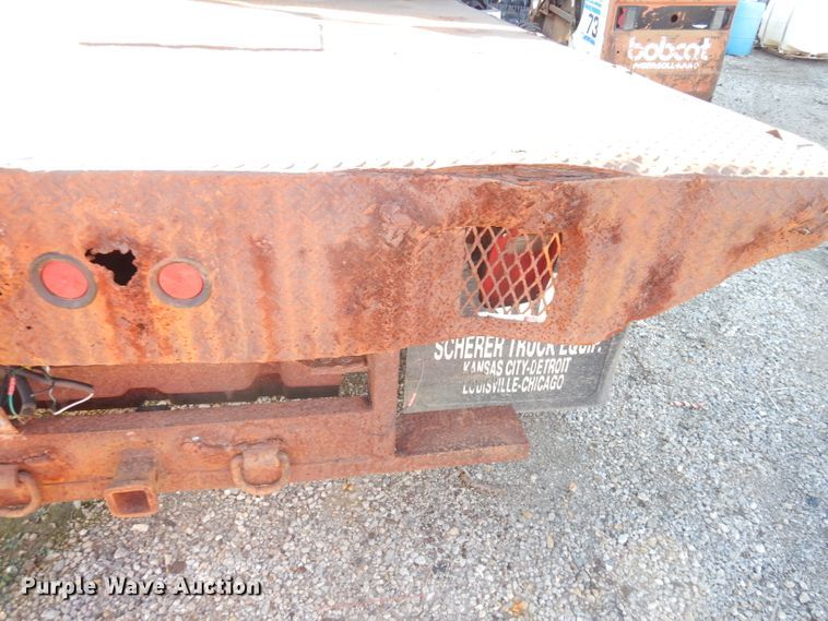 image for item DK3140 2000 Ford F450 Super Duty XL  flatbed truck