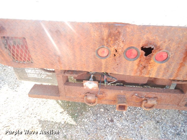 image for item DK3140 2000 Ford F450 Super Duty XL  flatbed truck