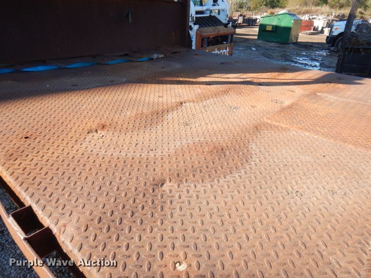 image for item DK3140 2000 Ford F450 Super Duty XL  flatbed truck