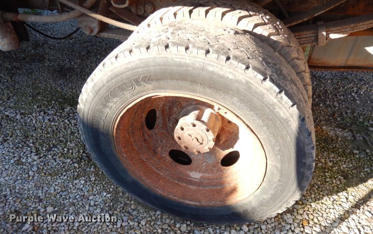 image for item DK3140 2000 Ford F450 Super Duty XL  flatbed truck