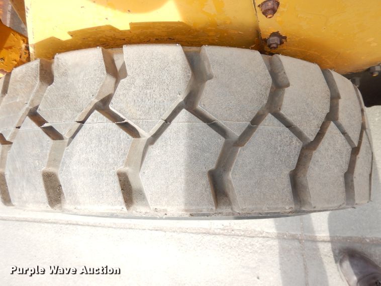 image for item DK3233 Case 1737  skid steer loader