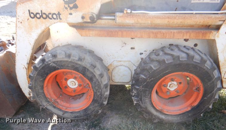 image for item DK8697 Bobcat 440B  skid steer loader