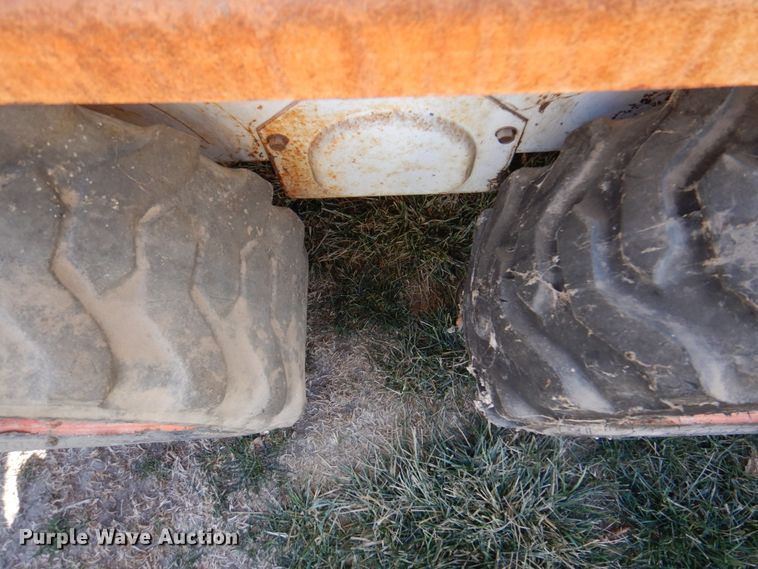 image for item DK8697 Bobcat 440B  skid steer loader