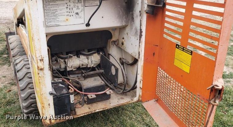 image for item DK8697 Bobcat 440B  skid steer loader