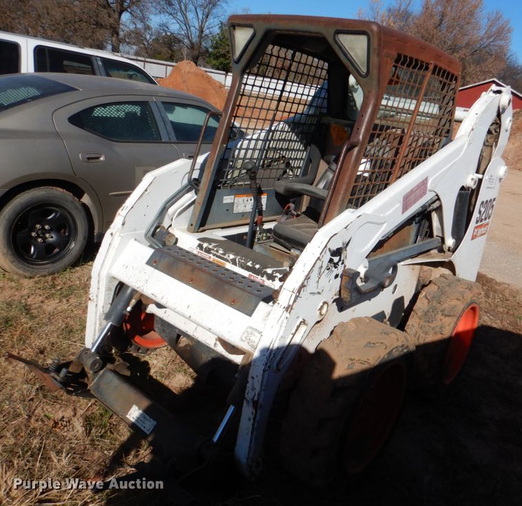 image for item DL0650 2009 Bobcat S205  skid steer loader