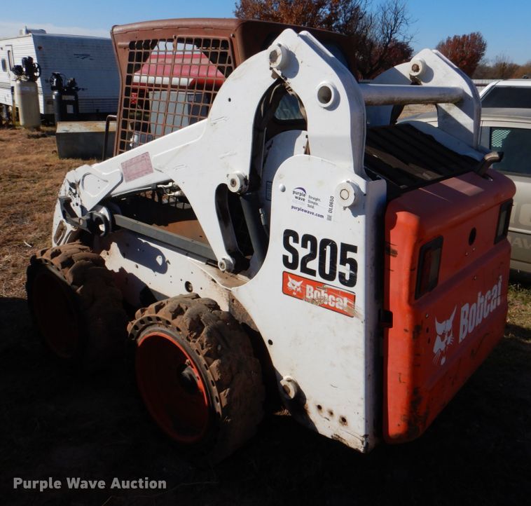 image for item DL0650 2009 Bobcat S205  skid steer loader