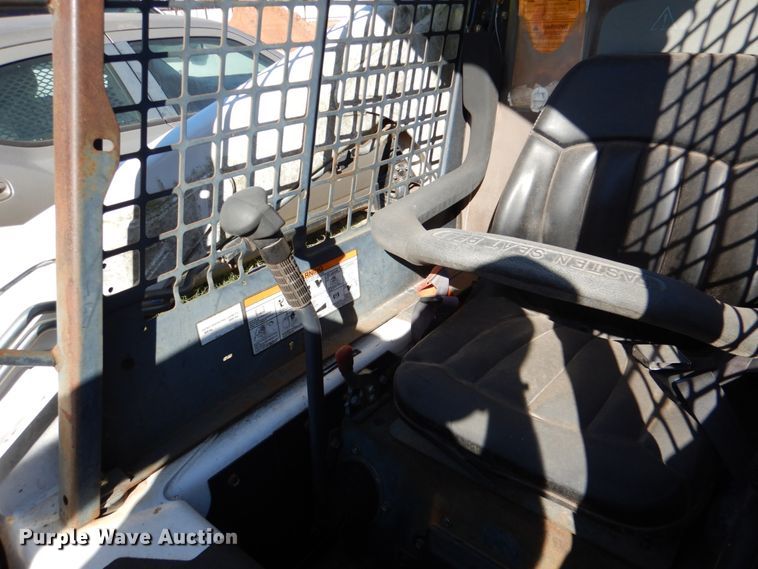 image for item DL0650 2009 Bobcat S205  skid steer loader