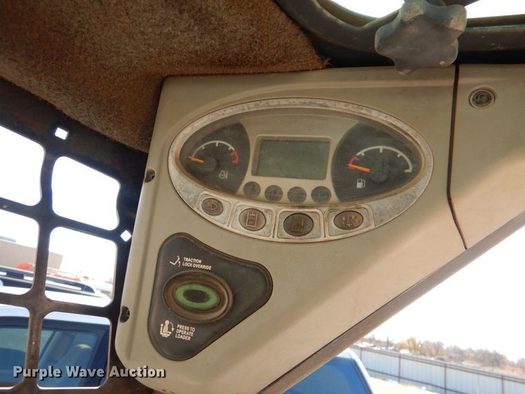 image for item DL0650 2009 Bobcat S205  skid steer loader