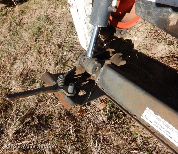 image for item DL0650 2009 Bobcat S205  skid steer loader