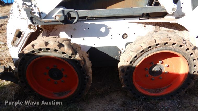 image for item DL0650 2009 Bobcat S205  skid steer loader
