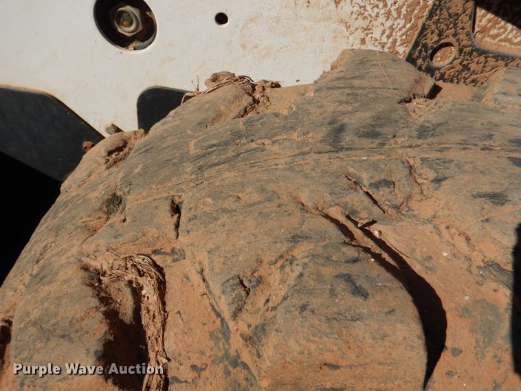 image for item DL0650 2009 Bobcat S205  skid steer loader