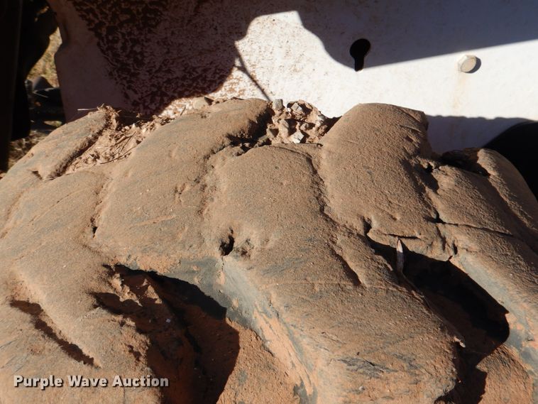 image for item DL0650 2009 Bobcat S205  skid steer loader