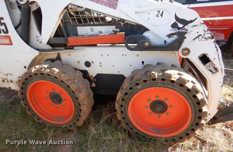 image for item DL0650 2009 Bobcat S205  skid steer loader