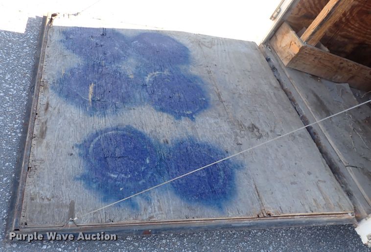 image for item DN2393 2005 Continental Cargo  enclosed cargo trailer