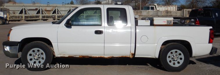 image for item DN2518 2005 Chevrolet Silverado 1500  Ext. Cab pickup truck