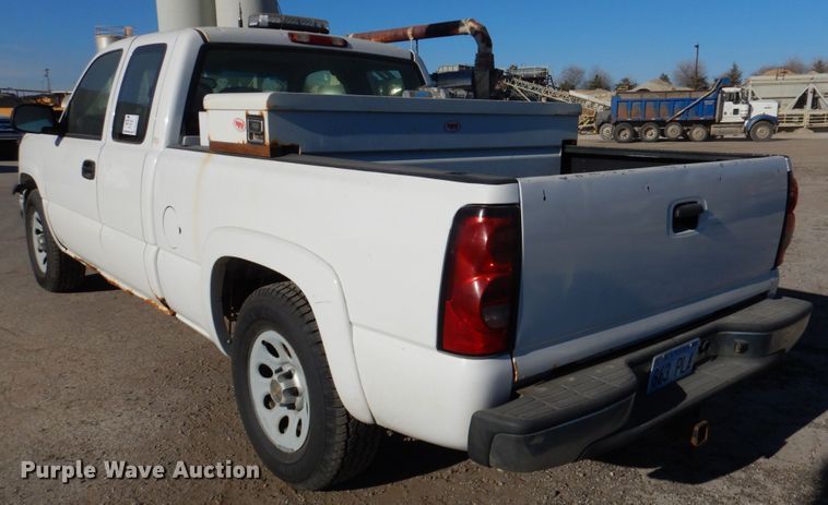 image for item DN2518 2005 Chevrolet Silverado 1500  Ext. Cab pickup truck