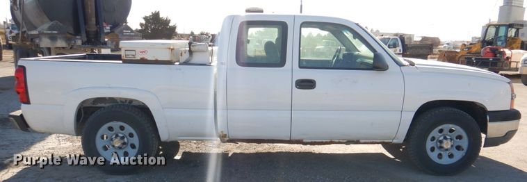 image for item DN2518 2005 Chevrolet Silverado 1500  Ext. Cab pickup truck