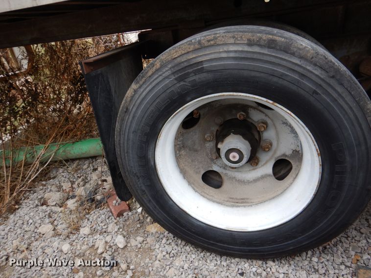 image for item DN2545 1988 Fruehauf  dry van trailer