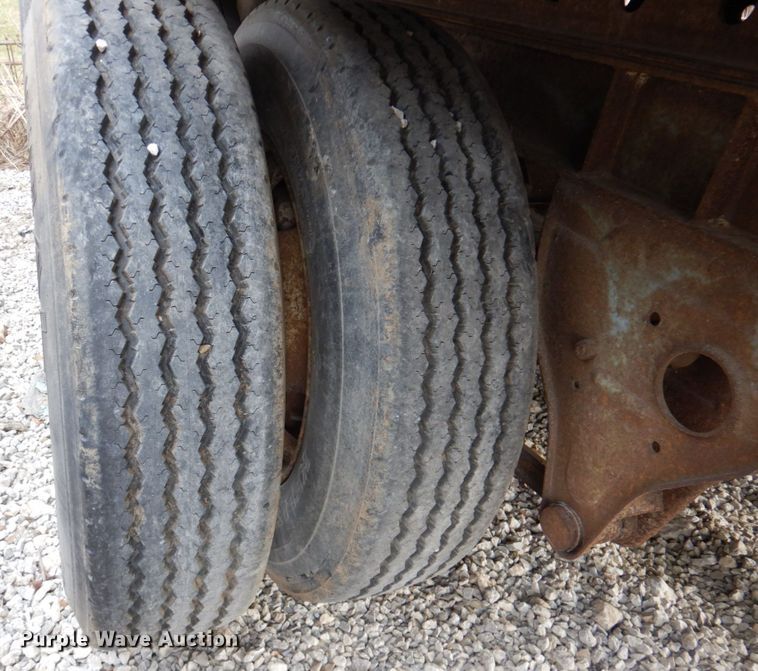 image for item DN2545 1988 Fruehauf  dry van trailer