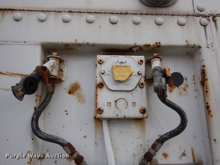 image for item DN2545 1988 Fruehauf  dry van trailer