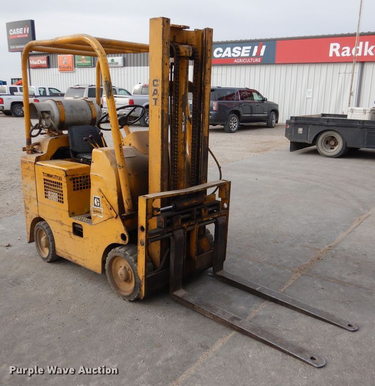 image for item DN5379 Towmotor 462SLP4024  forklift