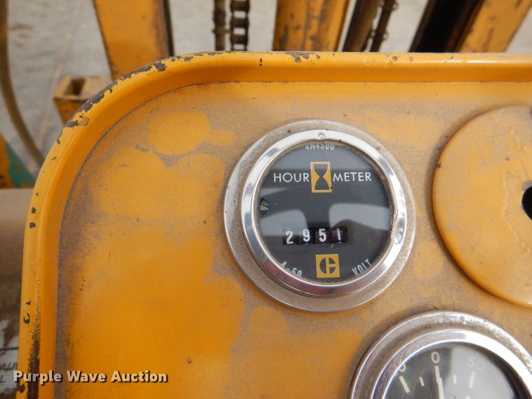 image for item DN5379 Towmotor 462SLP4024  forklift