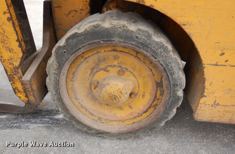 image for item DN5379 Towmotor 462SLP4024  forklift