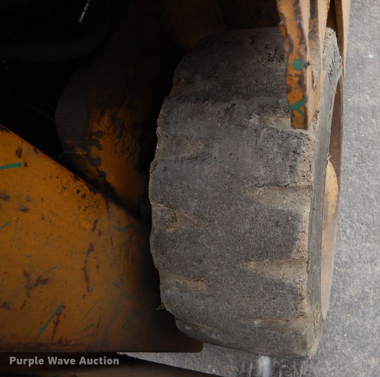 image for item DN5379 Towmotor 462SLP4024  forklift