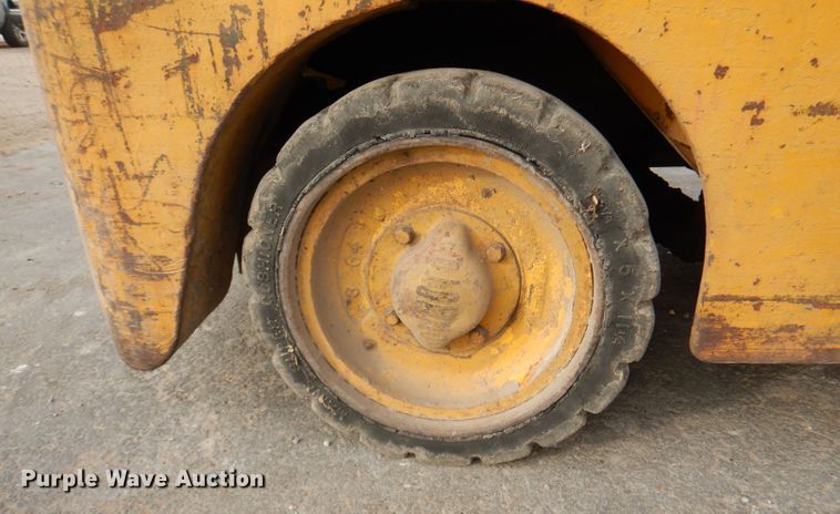 image for item DN5379 Towmotor 462SLP4024  forklift