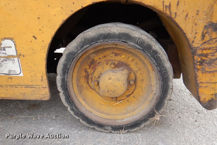 image for item DN5379 Towmotor 462SLP4024  forklift