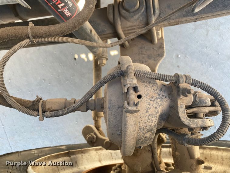 image for item DN6572 1998 Freightliner FL80  vacuum truck