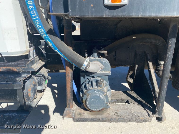 image for item DN6572 1998 Freightliner FL80  vacuum truck