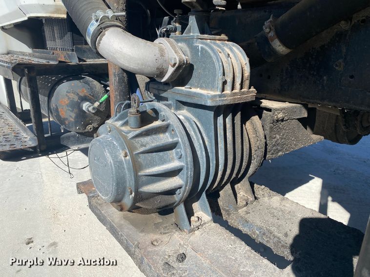 image for item DN6572 1998 Freightliner FL80  vacuum truck