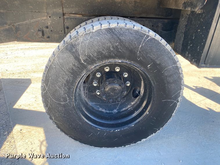 image for item DN6572 1998 Freightliner FL80  vacuum truck