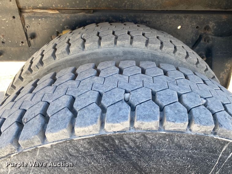 image for item DN6572 1998 Freightliner FL80  vacuum truck