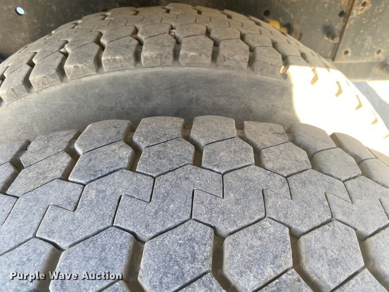 image for item DN6572 1998 Freightliner FL80  vacuum truck