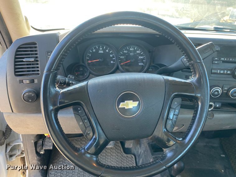 image for item DN6596 2011 Chevrolet Silverado 1500  Ext. Cab pickup truck