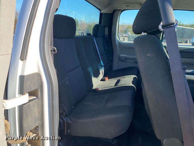 image for item DN6596 2011 Chevrolet Silverado 1500  Ext. Cab pickup truck